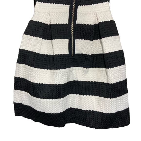 BCBG Max Azria Striped Fit And Flare Strapless Bandage Dress Size Medium M NWT - Picture 9 of 16